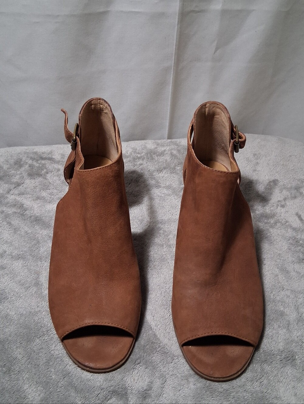 LUCKY BRAND Tan Suede Block Heel Open Toe Ankle Bootie Shoe Modern Boho Size 8.5